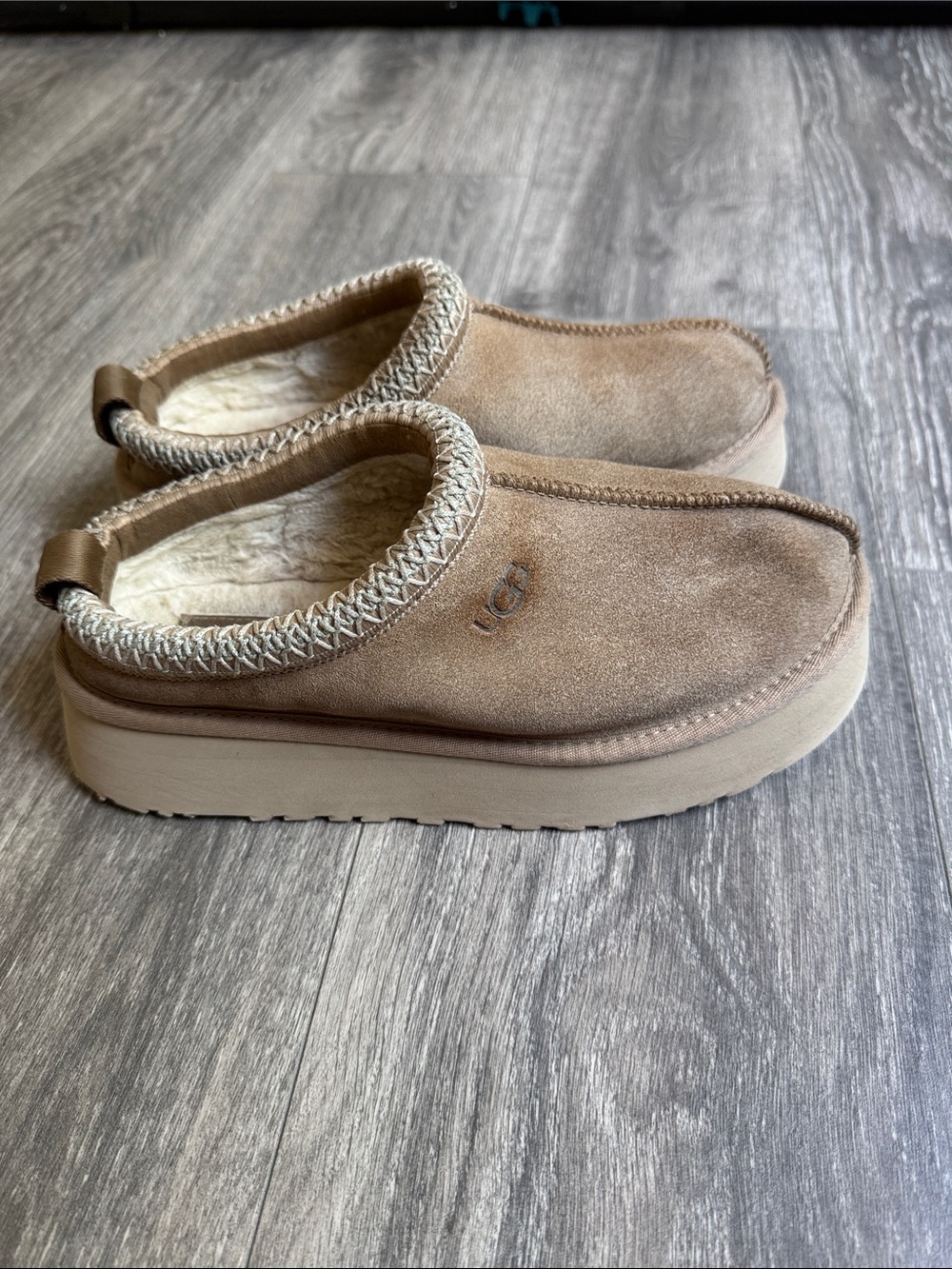 UGG woman’s Suede Slip-On Clog in Chestnut Tan